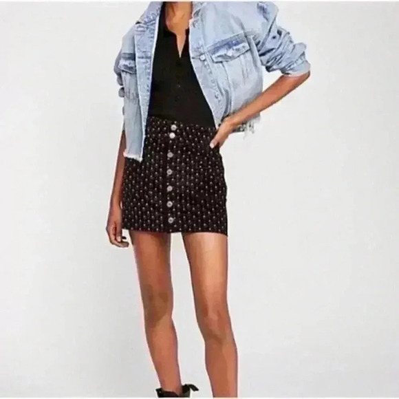 Free People Women's Black Printed Joanie Corduroy Skirt Size 29 - Picture 4 of 11